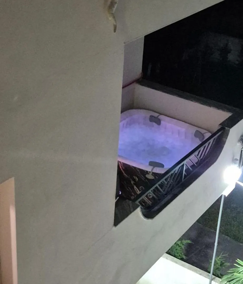 White Luxury Villa Apartments &Hot Tab Durrës 阿尔巴尼亚