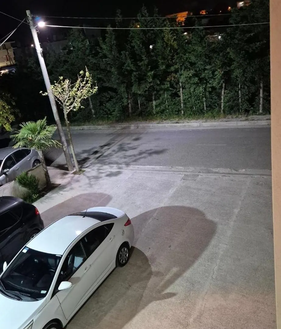White Luxury Villa Apartments &Hot Tab Durrës
