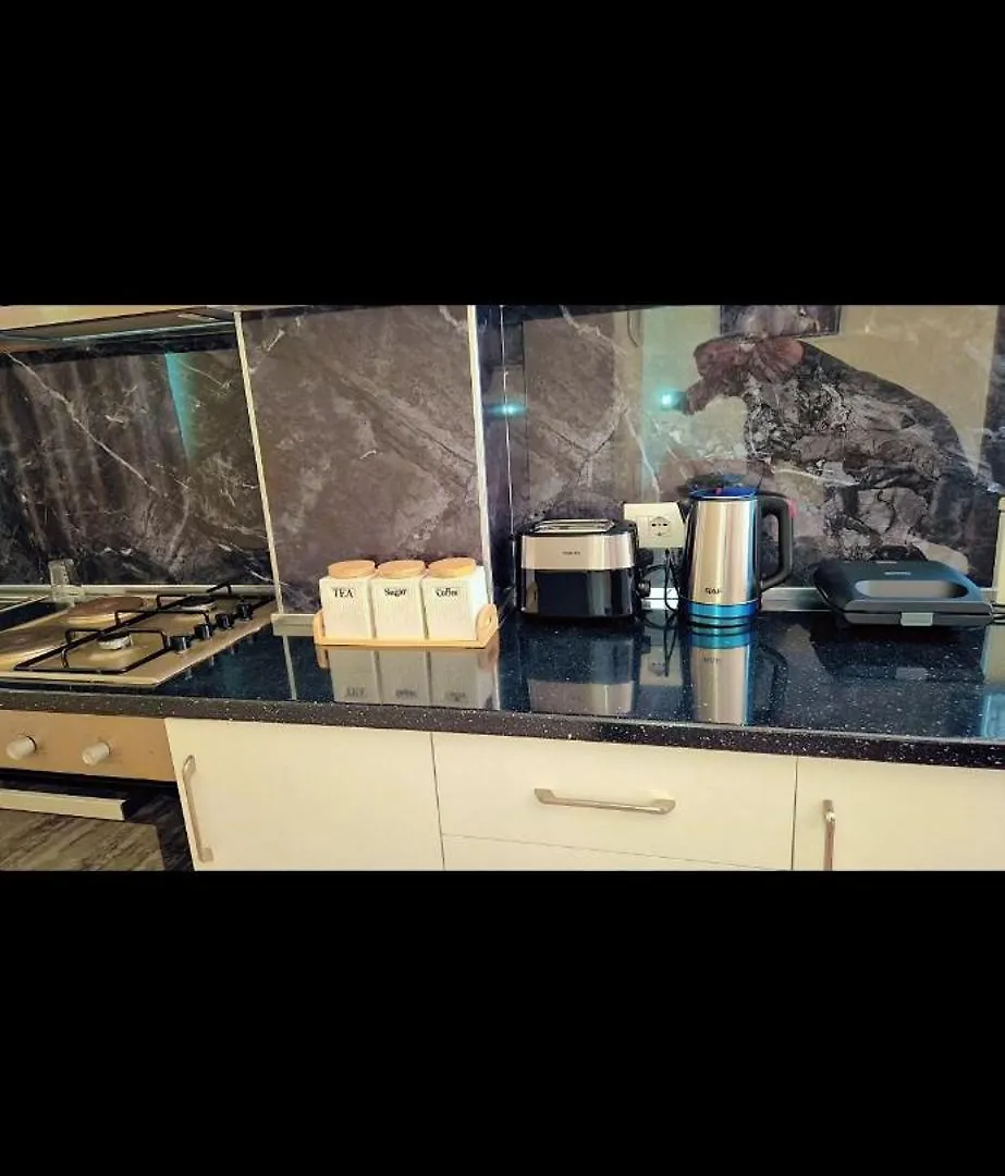 White Luxury Villa Apartments &Hot Tab Durrës