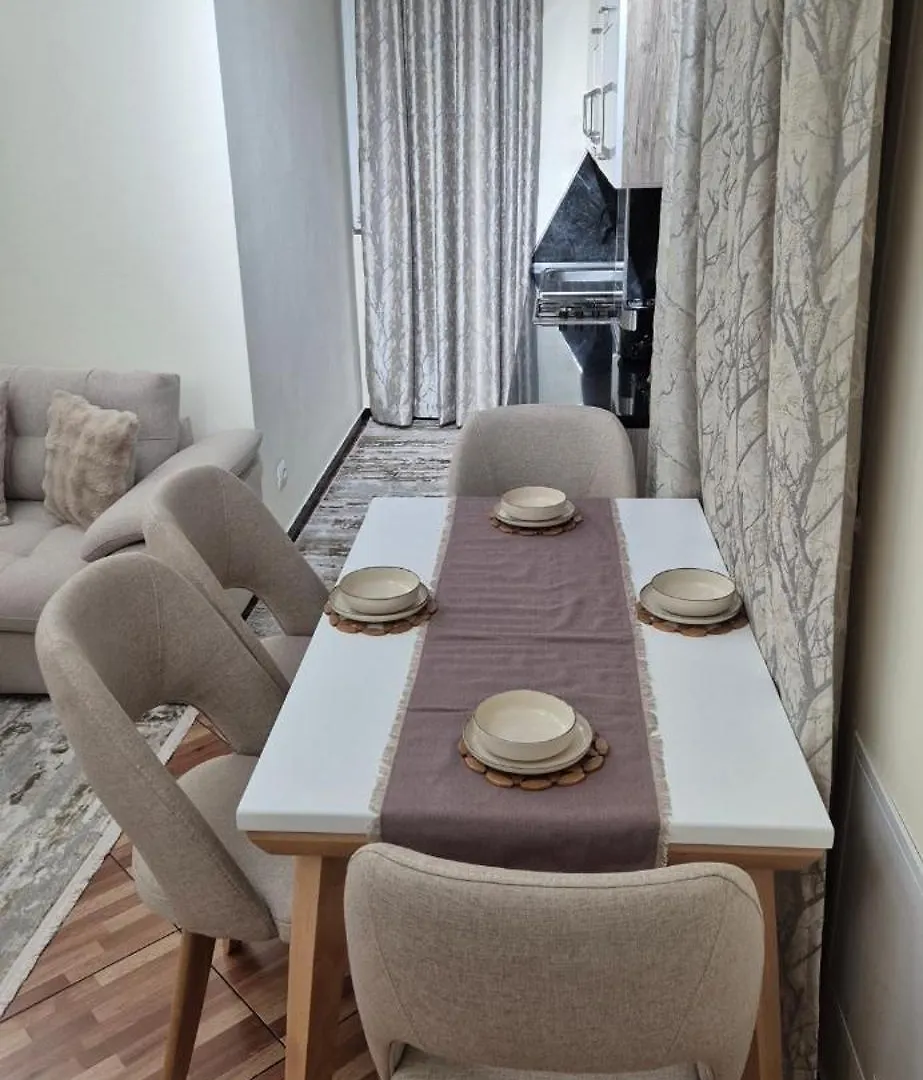 White Luxury Villa Apartments &Hot Tab Durrës