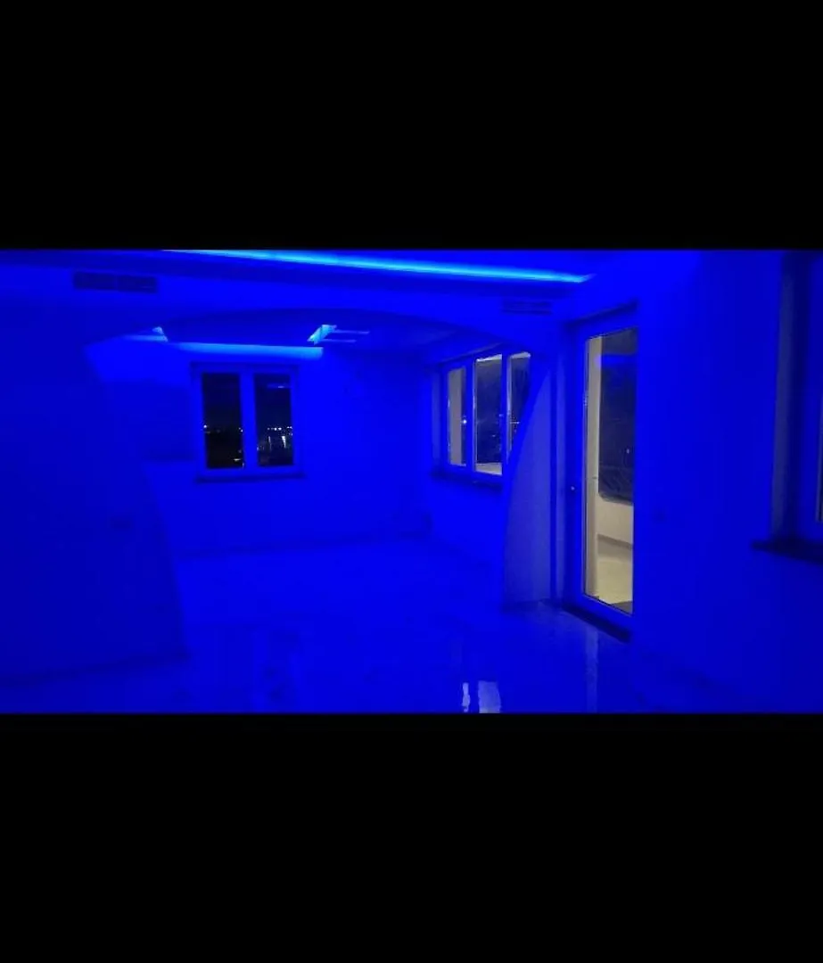 White Luxury Villa Apartments &Hot Tab Durrës 0*,